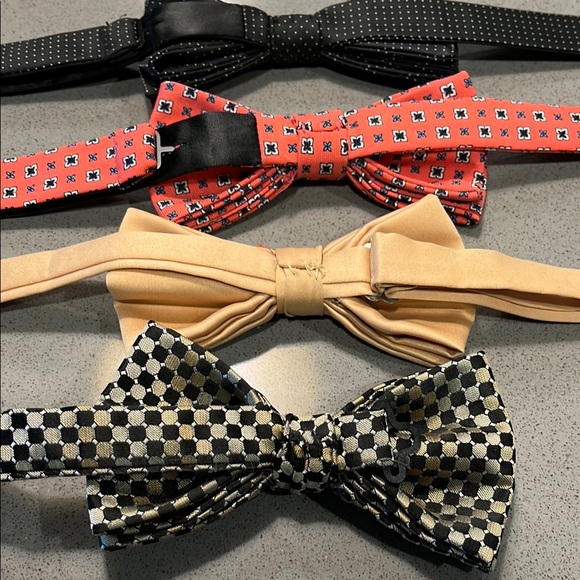 Set of Four Bow Ties in Black, Salmon color, beige and Black Checkered - Picture 3 of 3